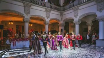 استعدادات نقل مراسم الجراند بول الملكي من موناكو إلى قصر عابدين استعدادات نقل مراسم الجراند بول الملكي من موناكو إلى قصر عابدين