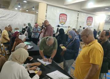 بدء توافد أعضاء النادي الأوليمبي للتسجيل بكشوف الجمعية العمومية لمناقشة تعديل لائحة النظام الأساسي (صور)