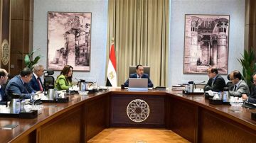رئيس الوزراء يتابع عددا من الملفات المشتركة بين التنمية المحلية والمالية رئيس الوزراء يتابع عددا من الملفات المشتركة بين التنمية المحلية والمالية