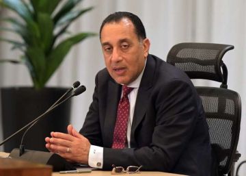 رئيس الوزراء يغادر إلى شرم الشيخ للمشاركة في افتتاح المؤتمر الدولي الخامس والعشرين للأجهزة العليا للرقابة المالية والمحاسبة رئيس الوزراء يغادر إلى شرم الشيخ للمشاركة في افتتاح المؤتمر الدولي الخامس والعشرين للأجهزة العليا للرقابة المالية والمحاسبة