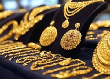 عيار 21 بالمصنعية الآن.. سعر الذهب اليوم الاثنين 27 أكتوبر 2025 في الصاغة بعد الارتفاع عيار 21 بالمصنعية الآن.. سعر الذهب اليوم الاثنين 27 أكتوبر 2025 في الصاغة بعد الارتفاع