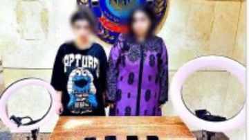 هواتف تكشف الجريمة.. القبض على فتاتين بسبب فيديوهات رقص فاضحة بالقاهرة