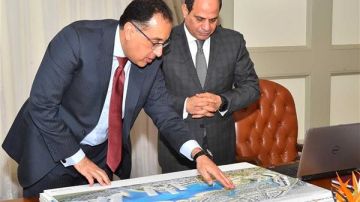 الرئيس السيسي يتابع مع الدكتور مدبولي الموقف التنفيذي لمشروع مبنى 4 بمطار القاهرة الرئيس السيسي يتابع مع الدكتور مدبولي الموقف التنفيذي لمشروع مبنى 4 بمطار القاهرة