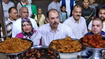 محافظ سوهاج لرئيس الحي: ارفع كل الإشغالات دي مش لازم أنزل بنفسي وأشوف محافظ سوهاج لرئيس الحي: ارفع كل الإشغالات دي مش لازم أنزل بنفسي وأشوف