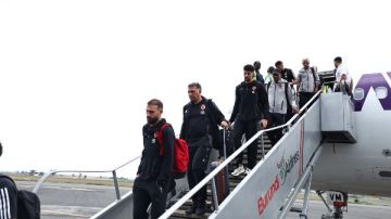 بعثة الأهلي تصل بوروندي استعدادا لمواجهة إيجل نوار بدوري أبطال أفريقيا