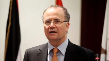 رئيس الوزراء الفلسطيني يؤكد جاهزية الحكومة في خططها لإعادة إعمار قطاع غزة رئيس الوزراء الفلسطيني يؤكد جاهزية الحكومة في خططها لإعادة إعمار قطاع غزة