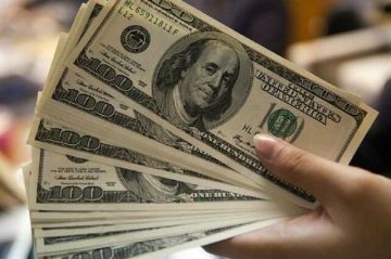سعر الدولار مقابل الجنيه المصري في 11 بنكا مع نهاية تعاملات الاثنين سعر الدولار مقابل الجنيه المصري في 11 بنكا مع نهاية تعاملات الاثنين