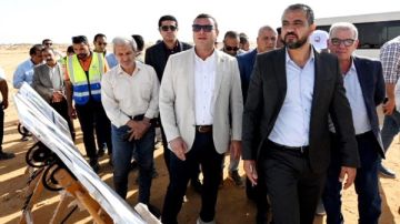 وزير الإسكان يتفقد الطرق والمرافق بمنطقة الأمل بمدينة العبور الجديدة وزير الإسكان يتفقد الطرق والمرافق بمنطقة الأمل بمدينة العبور الجديدة