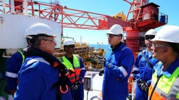 وزير البترول: اتفاقية حفر 3 آبار استكشافية بشمال سيناء تعكس ثقة الشركات العالمية في مناخ الاستثمار المصري وزير البترول: اتفاقية حفر 3 آبار استكشافية بشمال سيناء تعكس ثقة الشركات العالمية في مناخ الاستثمار المصري