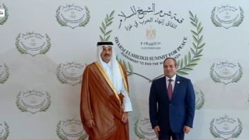 الرئيس السيسي يستقبل أمير قطر بمقر قمة شرم الشيخ للسلام الرئيس السيسي يستقبل أمير قطر بمقر قمة شرم الشيخ للسلام