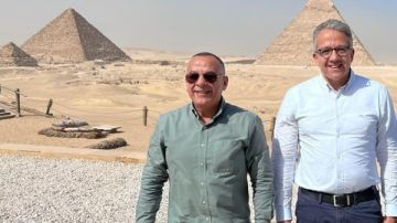 مصطفى وزيري يهنئ خالد العناني لتوليه منصب مدير عام اليونسكو