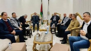 الفصائل الفلسطينية تبلغ القاهرة بموافقتها المبدئية على أسماء لجنة إدارة غزة الفصائل الفلسطينية تبلغ القاهرة بموافقتها المبدئية على أسماء لجنة إدارة غزة
