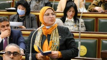 برلمانية: الروشتة الإلكترونية ستساعد فى مراجعة الأدوية المصروفة للمريض وتوثيقها برلمانية: الروشتة الإلكترونية ستساعد فى مراجعة الأدوية المصروفة للمريض وتوثيقها