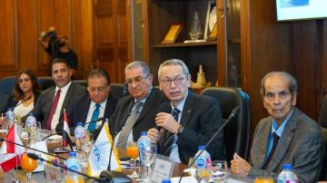 جمعية رجال أعمال إسكندرية تبحث مع السفير الكندي آفاق التعاون في التعليم والاستثمار جمعية رجال أعمال إسكندرية تبحث مع السفير الكندي آفاق التعاون في التعليم والاستثمار