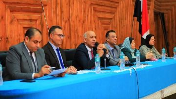 رئيس جامعة كفر الشيخ يشهد جلسة اختيار الأطباء المقيمين الجدد .. صور