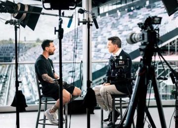 ميسي: أتمنى المشاركة في كأس العالم 2026.. والحياة في ميامي تعجبني ميسي: أتمنى المشاركة في كأس العالم 2026.. والحياة في ميامي تعجبني