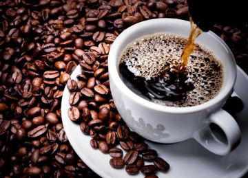 احذر الإفراط في الكافيين.. 5 أعراض تكشف أن جسدك متعب من تناول القهوة احذر الإفراط في الكافيين.. 5 أعراض تكشف أن جسدك متعب من تناول القهوة