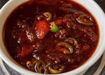 الشطة الزيت.. سر الطعم الأصلي للكشري المصري الشطة الزيت.. سر الطعم الأصلي للكشري المصري