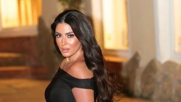 ميرنا نور الدين تلفت الأنظار بإطلالة جذابة باللون الأسود ميرنا نور الدين تلفت الأنظار بإطلالة جذابة باللون الأسود