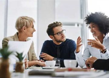 إزاي تكسب ثقة مديرك في الشغل؟ 7 خطوات هترقيك وتعلي مرتبك إزاي تكسب ثقة مديرك في الشغل؟ 7 خطوات هترقيك وتعلي مرتبك