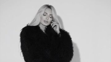 بالأسود..مى حلمى تثير الجدل بإطلالتها الأخيرة بالأسود..مى حلمى تثير الجدل بإطلالتها الأخيرة