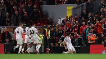 بمشاركة محمد صلاح .. مانشستر يونايتد يسقط ليفربول بثنائية بالدوري الإنجليزي بمشاركة محمد صلاح .. مانشستر يونايتد يسقط ليفربول بثنائية بالدوري الإنجليزي