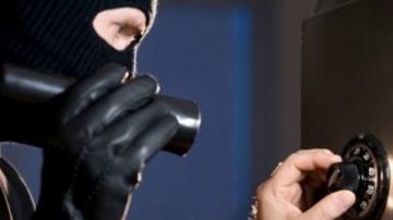 سقوط المتهمين بسرقة 3 ملايين جنيه من خزينة مصنع بكرداسة