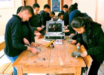 ننشر معايير اعتماد مؤسسات وبرامج التعليم الفنى إتقان 