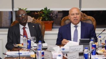 وزير النقل ونظيره السوداني يترأسان الجمعية العمومية لهيئة وادي النيل للملاحة وزير النقل ونظيره السوداني يترأسان الجمعية العمومية لهيئة وادي النيل للملاحة