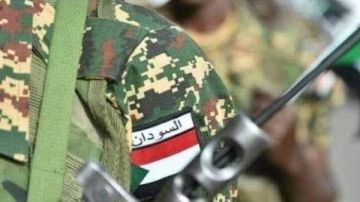 الجيش السوداني يستهدف طائرة شحن في مطار نيالا عاصمة ولاية جنوب دارفور الجيش السوداني يستهدف طائرة شحن في مطار نيالا عاصمة ولاية جنوب دارفور