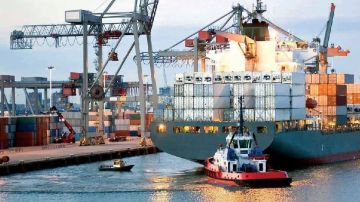 تداول 16 ألف طن بضائع عامة ومتنوعة بمواني البحر الأحمر تداول 16 ألف طن بضائع عامة ومتنوعة بمواني البحر الأحمر