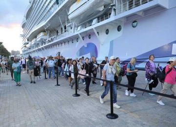 ميناء الإسكندرية يستقبل السفينة السياحية تحيا النرويج  ميناء الإسكندرية يستقبل السفينة السياحية تحيا النرويج