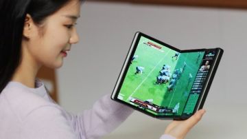 هاتف بثلاث شاشات.. Galaxy Z TriFold من سامسونج يقترب ويشعل المنافسة هاتف بثلاث شاشات.. Galaxy Z TriFold من سامسونج يقترب ويشعل المنافسة