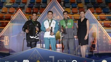 13 ميدالية.. وزير الرياضة يهنئ أبطال مصر ببطولة العالم لرفع الأثقال البارالمبي 13 ميدالية.. وزير الرياضة يهنئ أبطال مصر ببطولة العالم لرفع الأثقال البارالمبي