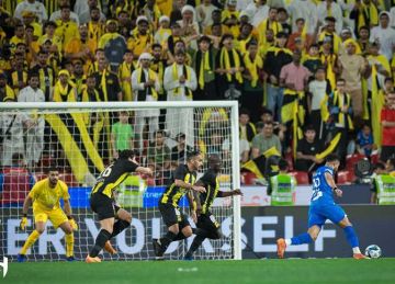 9 أعوام بلا فوز.. استمرار معاناة الاتحاد أمام الهلال بحارس محلي 9 أعوام بلا فوز.. استمرار معاناة الاتحاد أمام الهلال بحارس محلي