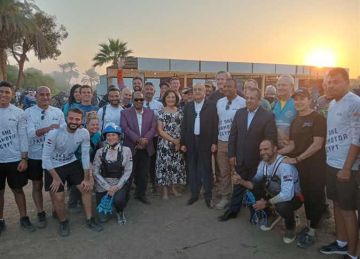 طائرات الباراموتور تزين سماء مدينة الأقصر بعروض جوية