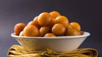 طريقة عمل الزلابية المقرمشة .. السر في خطوة واحدة طريقة عمل الزلابية المقرمشة .. السر في خطوة واحدة