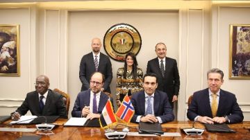 قطاع الأعمال: توقيع خطابات نوايا لتمويل مشروع دندرة للطاقة الشمسية لتغذية مجمع مصر للألومنيوم قطاع الأعمال: توقيع خطابات نوايا لتمويل مشروع دندرة للطاقة الشمسية لتغذية مجمع مصر للألومنيوم