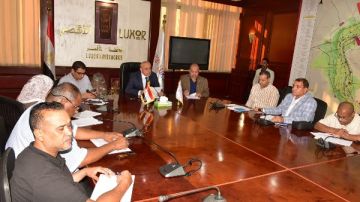 محافظ الأقصر يعقد اجتماعا موسعا لمناقشة ملف تقنين أراضي الدولة محافظ الأقصر يعقد اجتماعا موسعا لمناقشة ملف تقنين أراضي الدولة