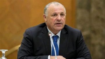 أبوريدة وأعضاء اتحاد الكرة يدعمون المنتخب بأمم أفريقيا وكأس العالم 2026 أبوريدة وأعضاء اتحاد الكرة يدعمون المنتخب بأمم أفريقيا وكأس العالم 2026