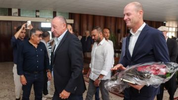 المدير الفني الجديد.. أول ظهور لـ سوروب في الأهلي.. صور