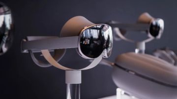 سامسونج تطلق نظارة Galaxy XR الجديدة رسميا وتستعرض مزايا الواقع المختلط سامسونج تطلق نظارة Galaxy XR الجديدة رسميا وتستعرض مزايا الواقع المختلط