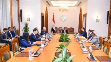 عبدالعاطي يؤكد ضرورة تعظيم الاستفادة من ريادة مصر في ملف إعادة الإعمار والتنمية عبدالعاطي يؤكد ضرورة تعظيم الاستفادة من ريادة مصر في ملف إعادة الإعمار والتنمية