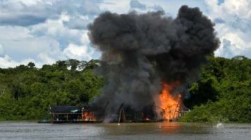 قـ.ـتلى وجرحى.. انفـ.ـجار ضخم في مصنع ذخيرة بولاية تينيسي الأمريكية قـ.ـتلى وجرحى.. انفـ.ـجار ضخم في مصنع ذخيرة بولاية تينيسي الأمريكية