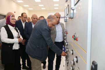 وزير الكهرباء يطلق التيار بمحطة محولات عيون موسى لدعم مشروعات التنمية في سيناء وزير الكهرباء يطلق التيار بمحطة محولات عيون موسى لدعم مشروعات التنمية في سيناء