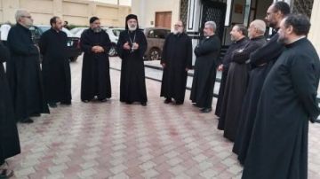 الأنبا باسيليوس يلتقي جماعة البرادو بمصر صور