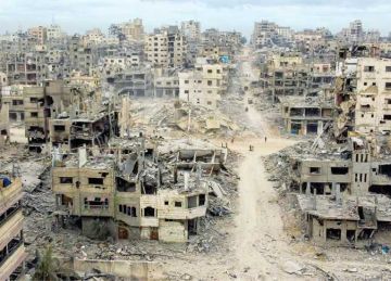 الهلال الأحمر المصري يرسل 4 آلاف طن مساعدات إنسانية عاجلة إلى غزة الهلال الأحمر المصري يرسل 4 آلاف طن مساعدات إنسانية عاجلة إلى غزة