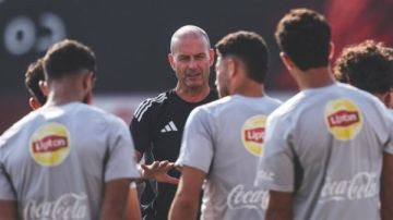 تريزيجيه وزيزو على الدكة.. توروب يجري تعديلات في تشكيل الأهلي أمام إيجل نوار تريزيجيه وزيزو على الدكة.. توروب يجري تعديلات في تشكيل الأهلي أمام إيجل نوار