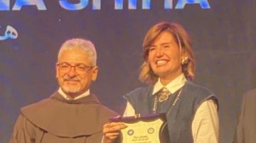 تكريم هنا شيحة في مهرجان جيلنا في المركز الكاثوليكي