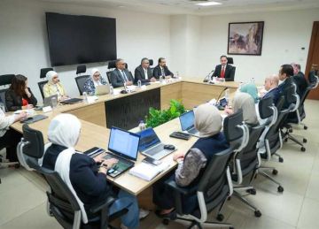 نائب وزير الصحة يترأس اجتماعا تنسيقيا للإعداد للنسخة الثالثة من المؤتمر العالمي للسكان والصحة والتنمية البشرية